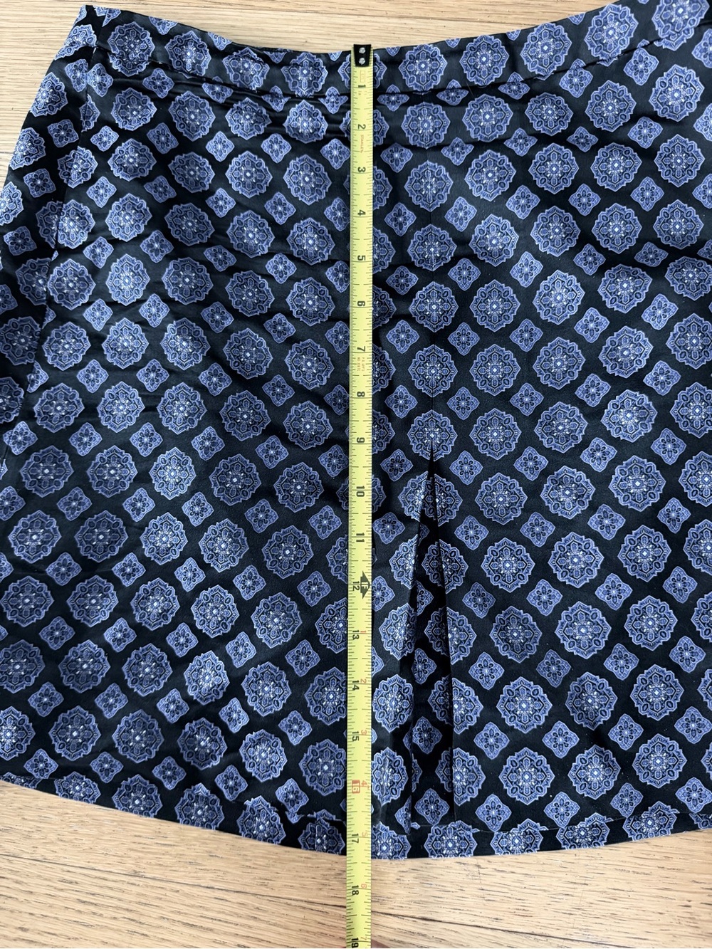 J.Crew Blue Medallion Geometric Silk Mini Skirt Front Pleat Lined Size 4 - Picture 11 of 13